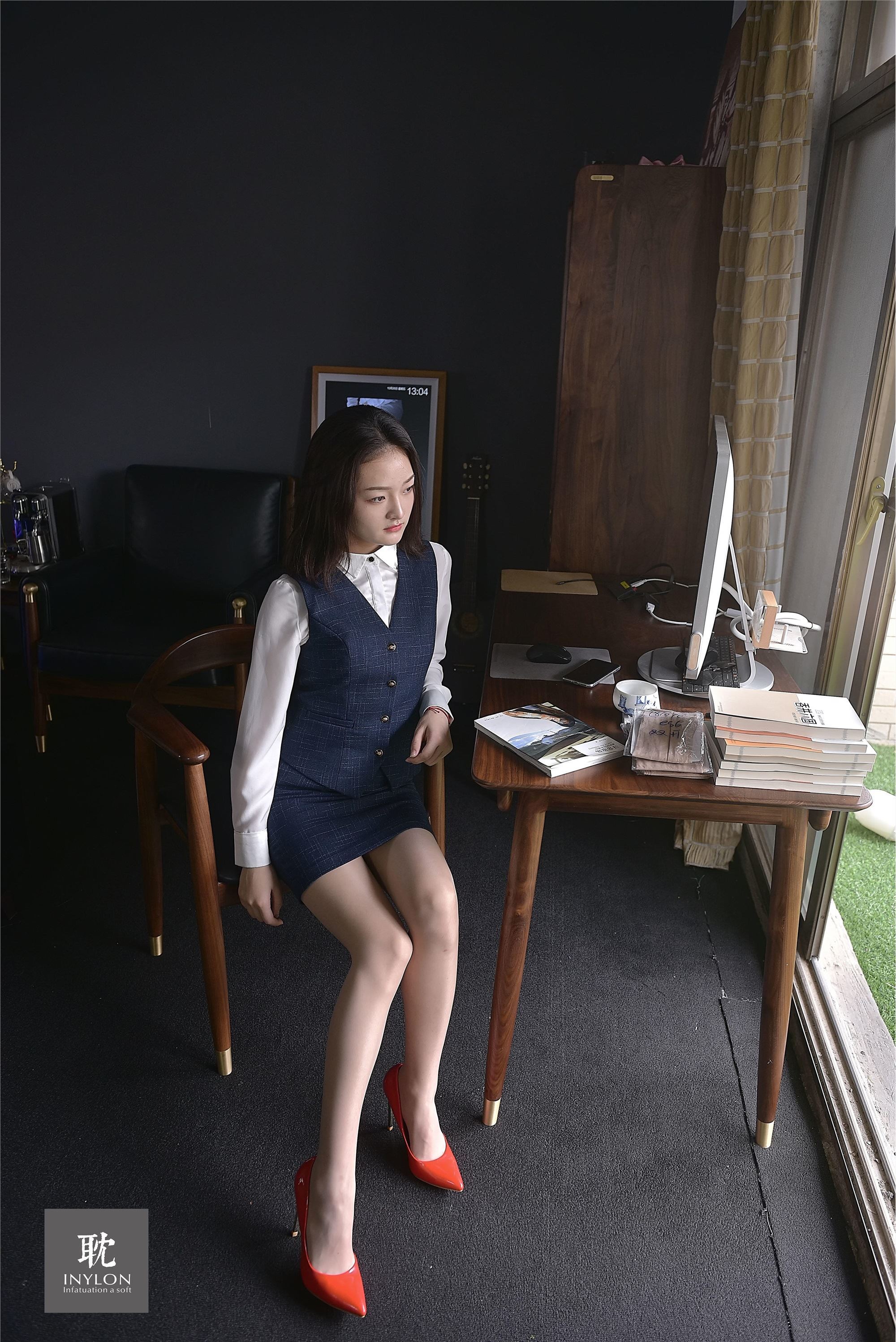 IESS异思趣向《普惠集242》- 模特：格格《主持人格格》